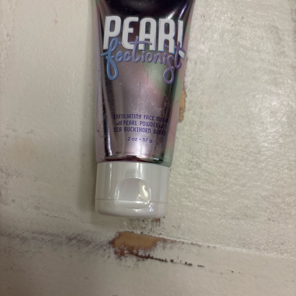 Perfectly Posh PEARL FECTIONIST Exfoliating FACE MASK 2 oz NEW Pearlfectionist